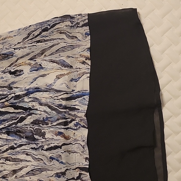 DKNY JEANS Black Watercoler Blouse - Size L - Picture 4 of 4